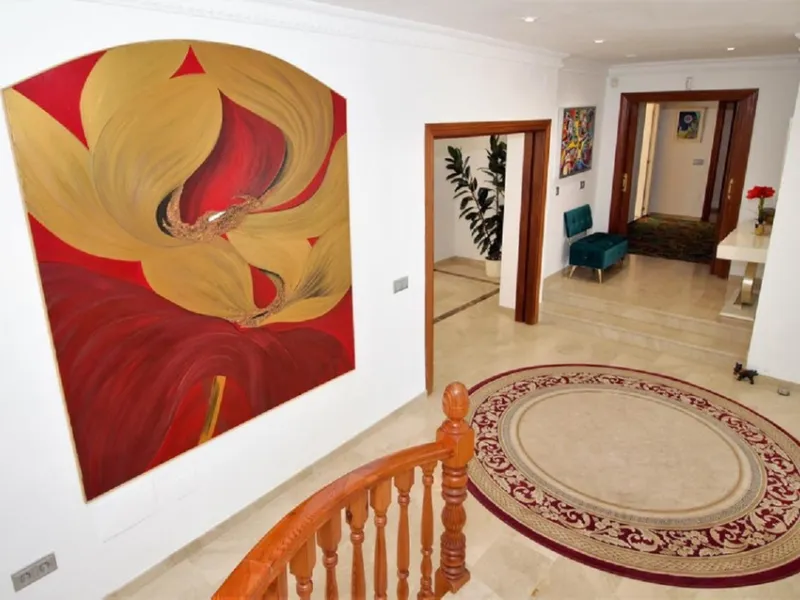 Dream villa with panoramic sea and mountain views in El Paraiso.