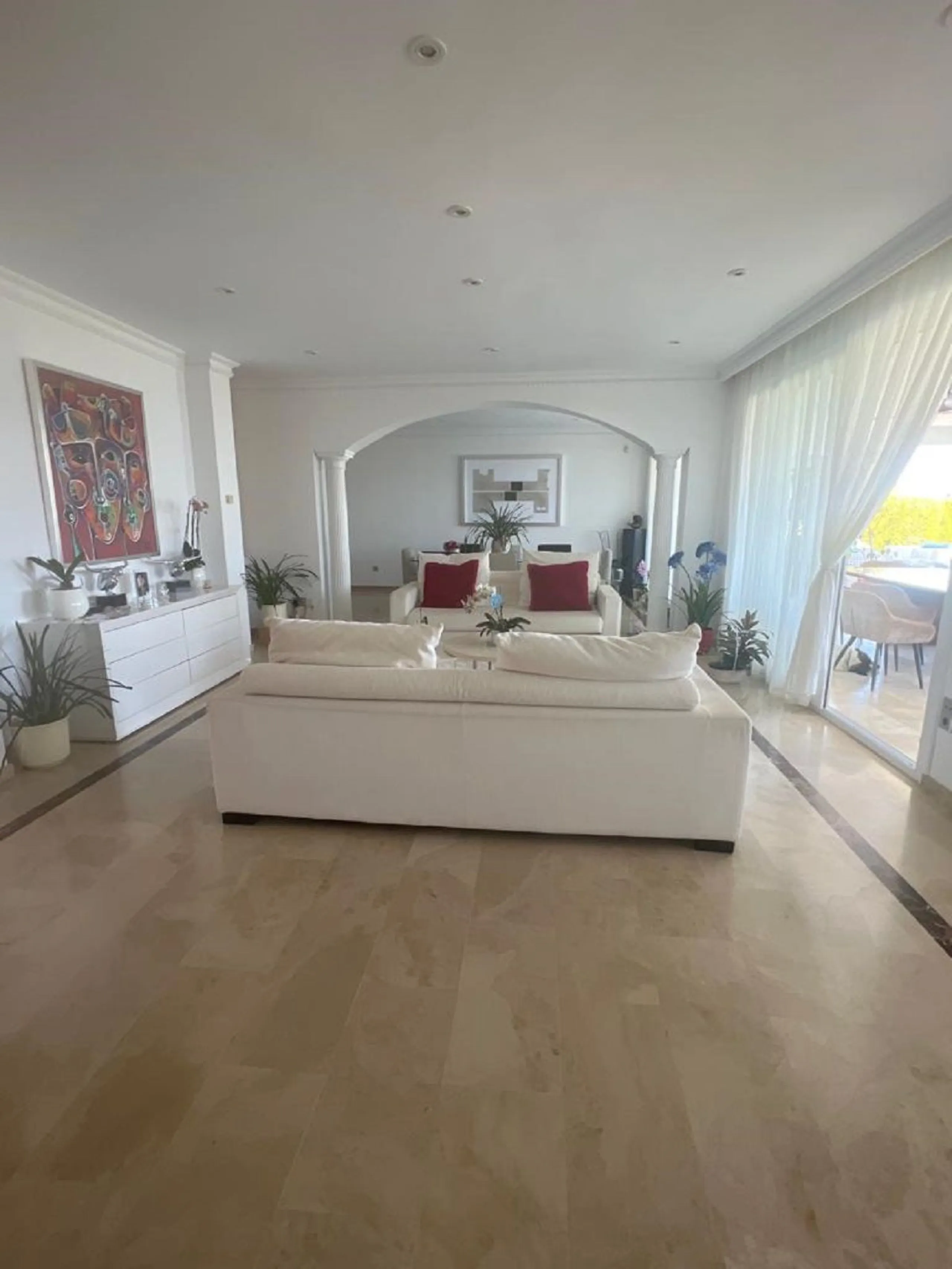 Dream villa with panoramic sea and mountain views in El Paraiso.
