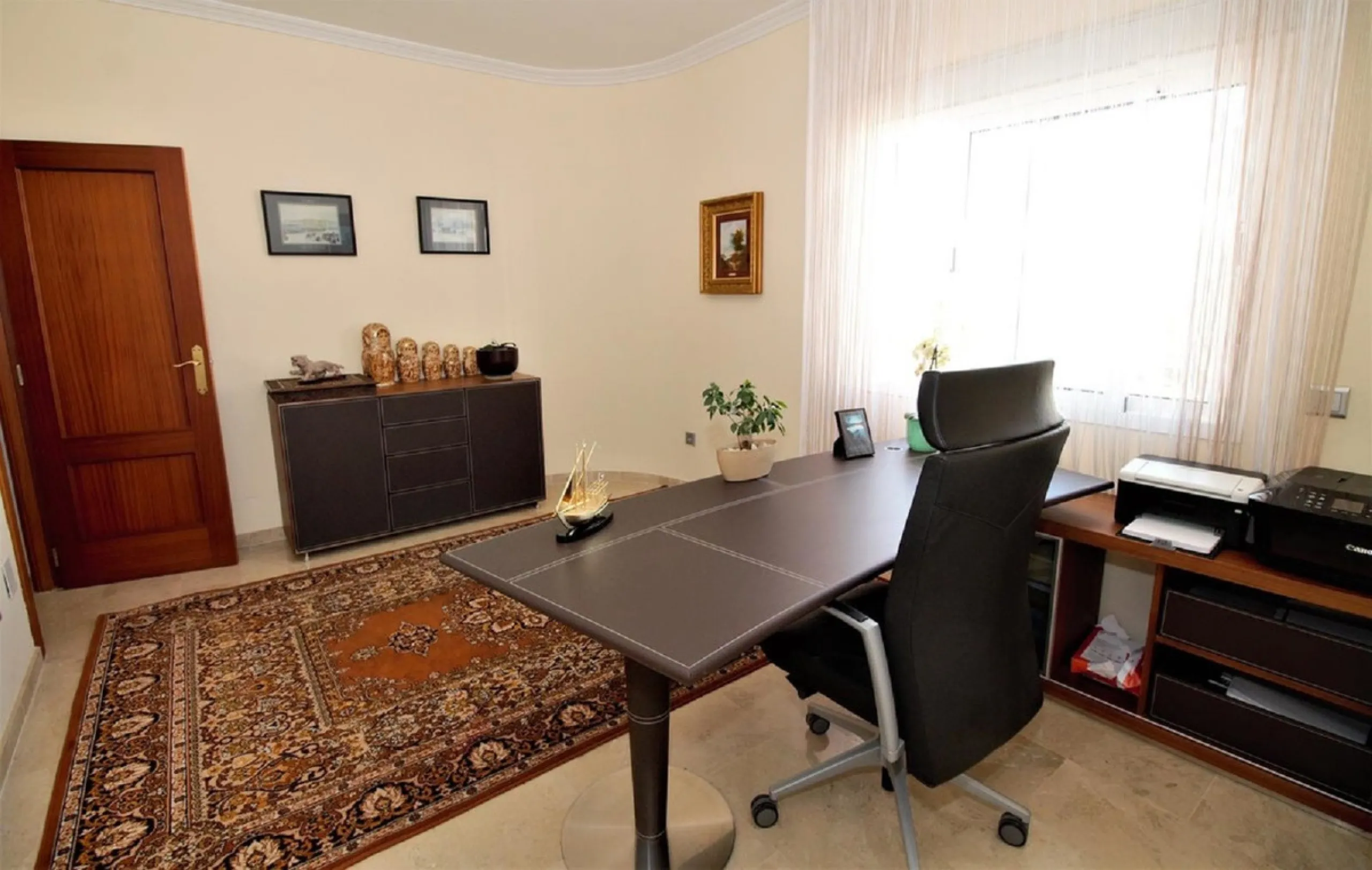 Dream villa with panoramic sea and mountain views in El Paraiso.