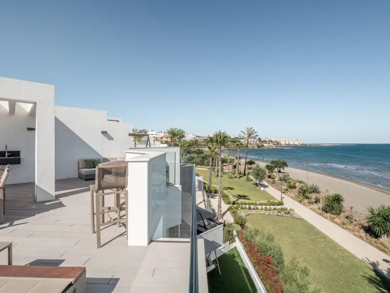 Experience luxury coastal living at The Islands, Estepona, an exclusive first-line beach urbanization offering direct access to the Mediterranean. This prestigious residential community combines modern architecture with elegant design, providing the perfe