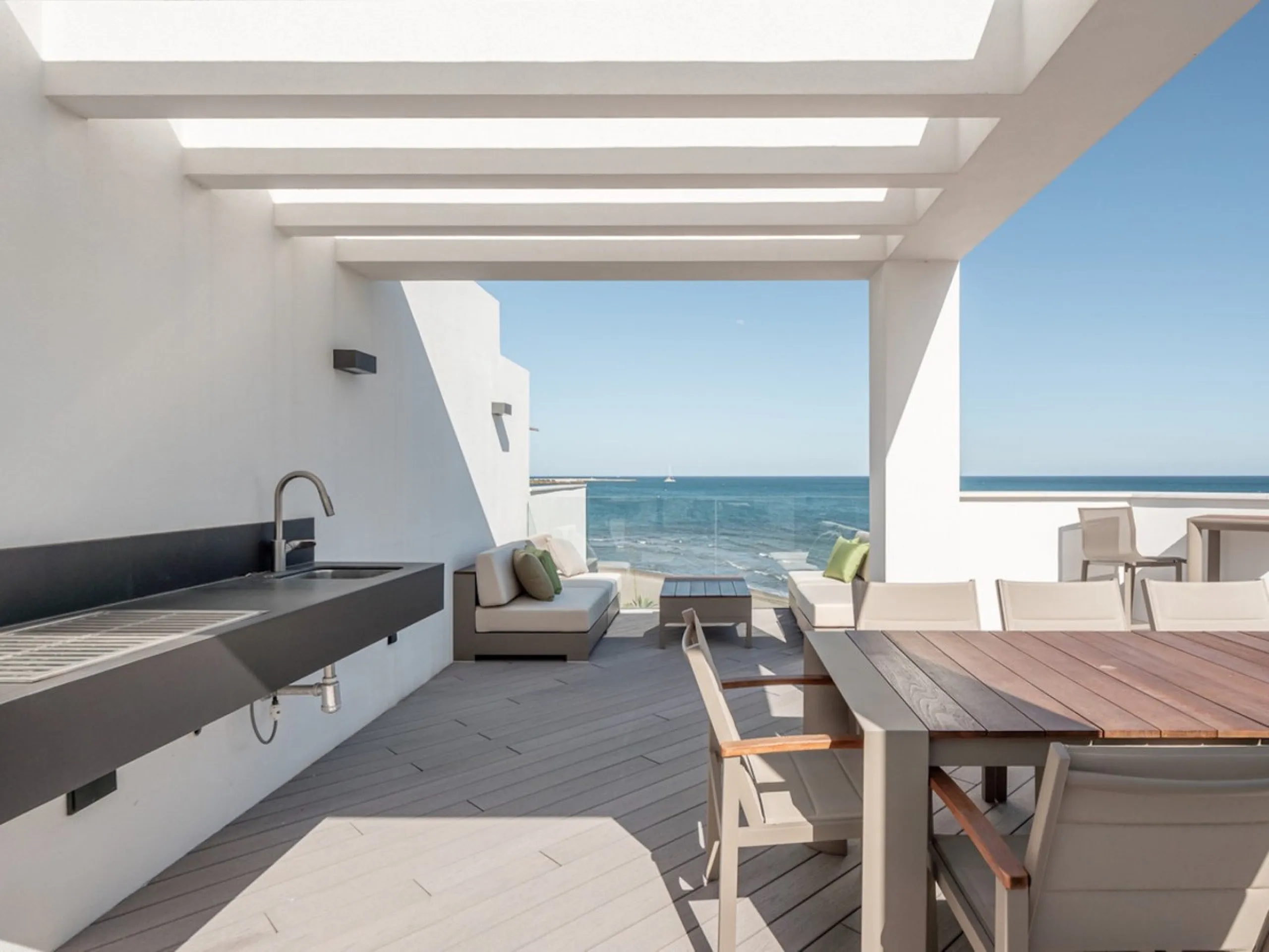 Experience luxury coastal living at The Islands, Estepona, an exclusive first-line beach urbanization offering direct access to the Mediterranean. This prestigious residential community combines modern architecture with elegant design, providing the perfe