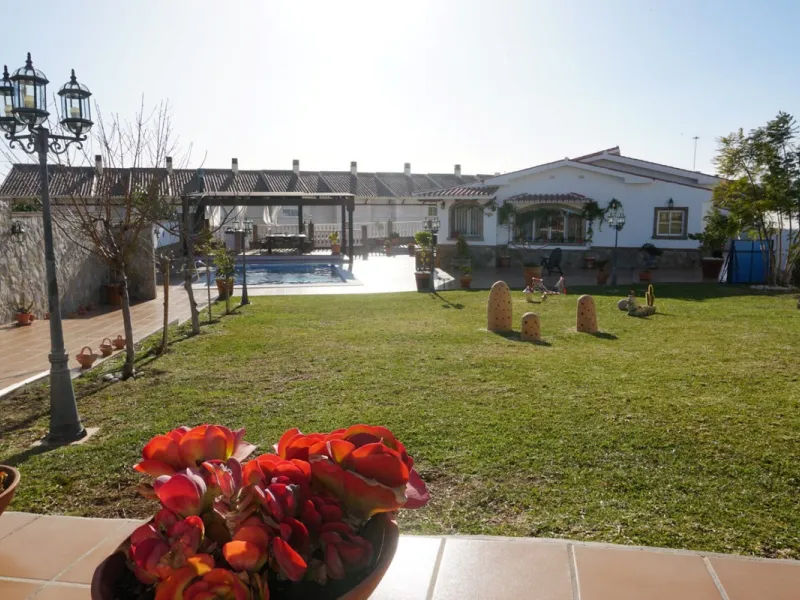 Independent house, Caleta de Vélez boasts of being the most important fishing port in the province of Malaga. You can walk along the pier and see how the fishermen prepare their fising nets and, at dawn, enjoy watching the fishing boats come in to arrive 