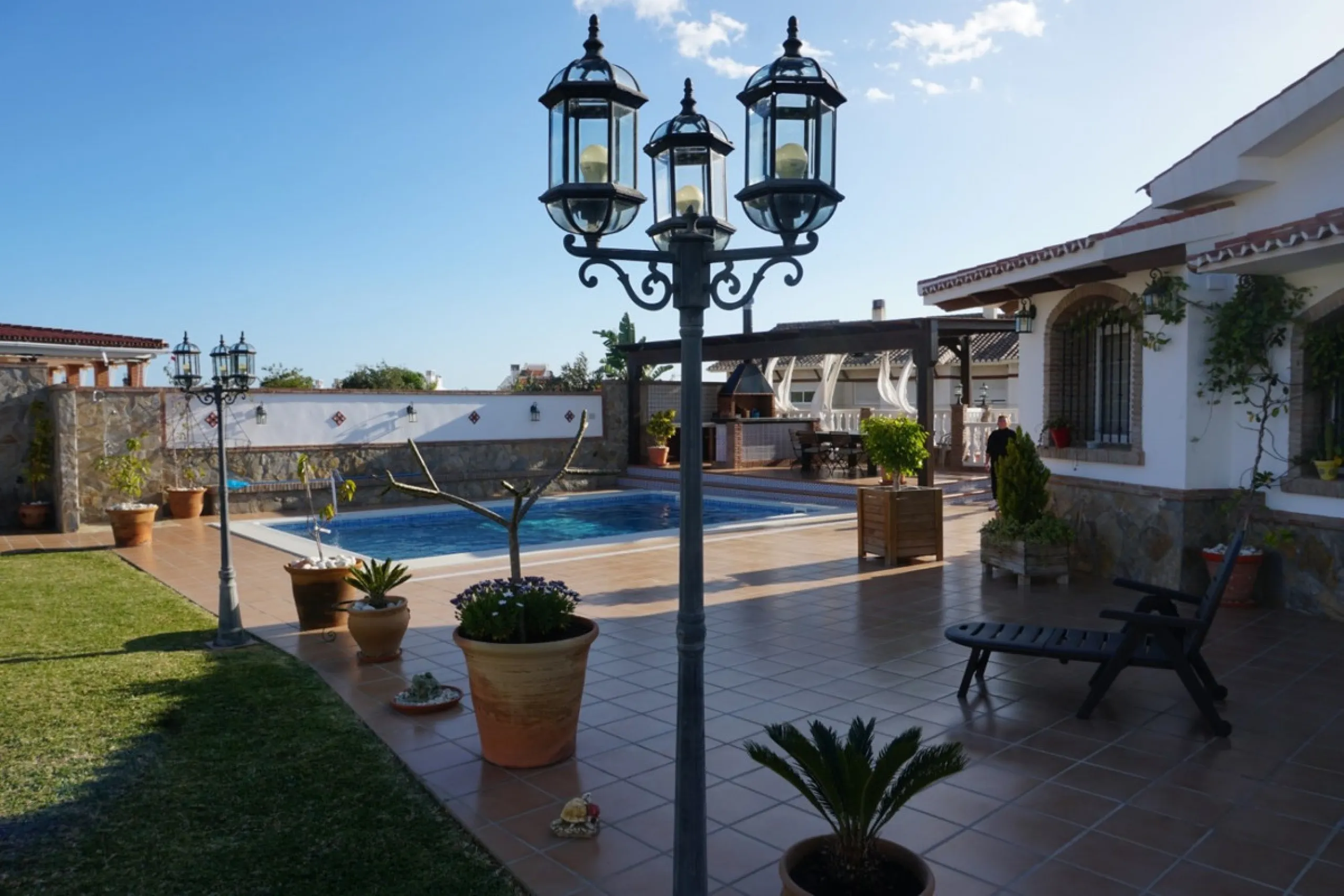 Independent house, Caleta de Vélez boasts of being the most important fishing port in the province of Malaga. You can walk along the pier and see how the fishermen prepare their fising nets and, at dawn, enjoy watching the fishing boats come in to arrive 