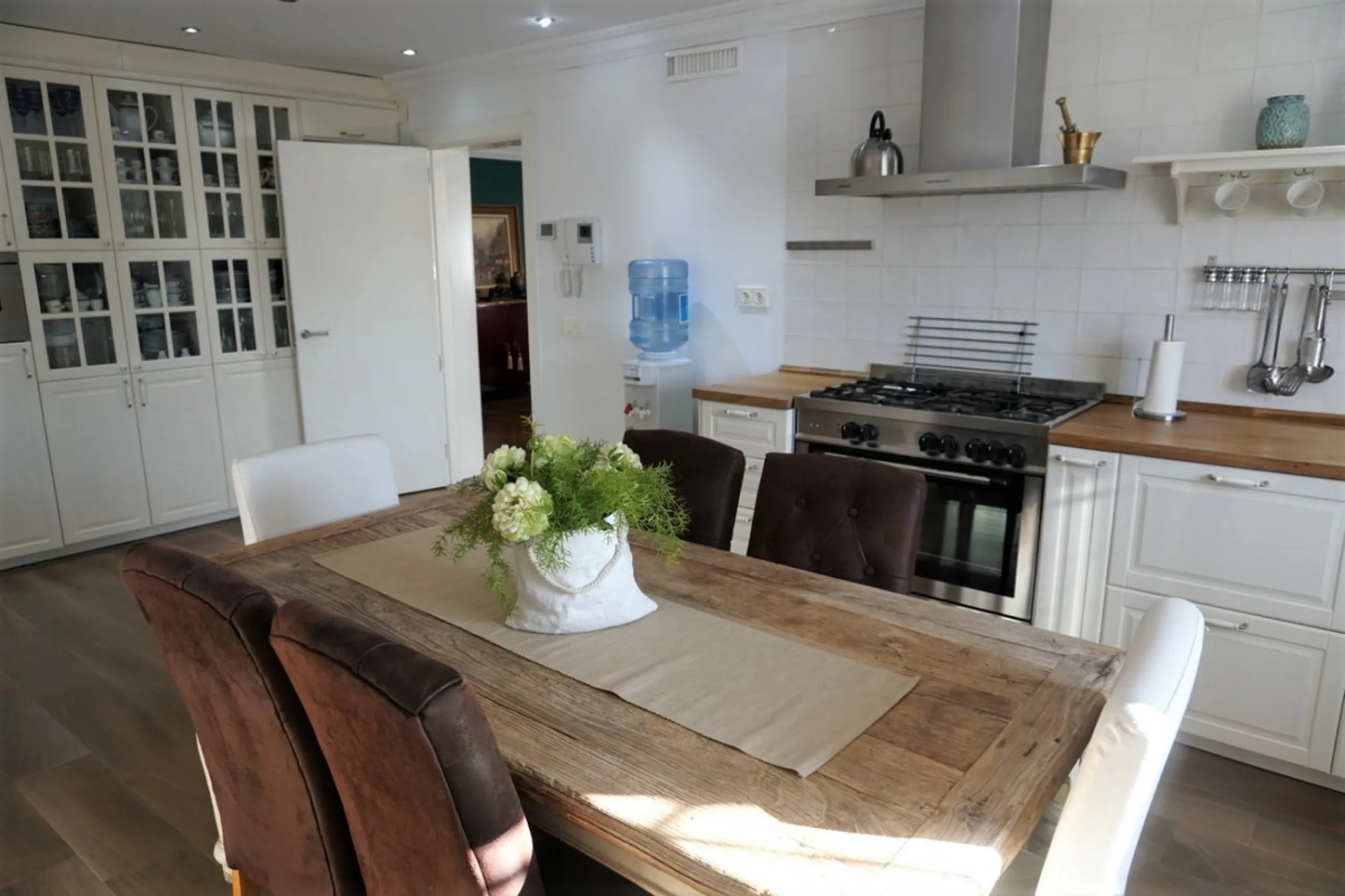 Independent house, Caleta de Vélez boasts of being the most important fishing port in the province of Malaga. You can walk along the pier and see how the fishermen prepare their fising nets and, at dawn, enjoy watching the fishing boats come in to arrive 