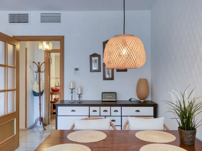 Gut gepflegte Etagenwohnung mit sonniger Terrasse in der Nähe des Bahnhofs El Pinillo in Torremolinos