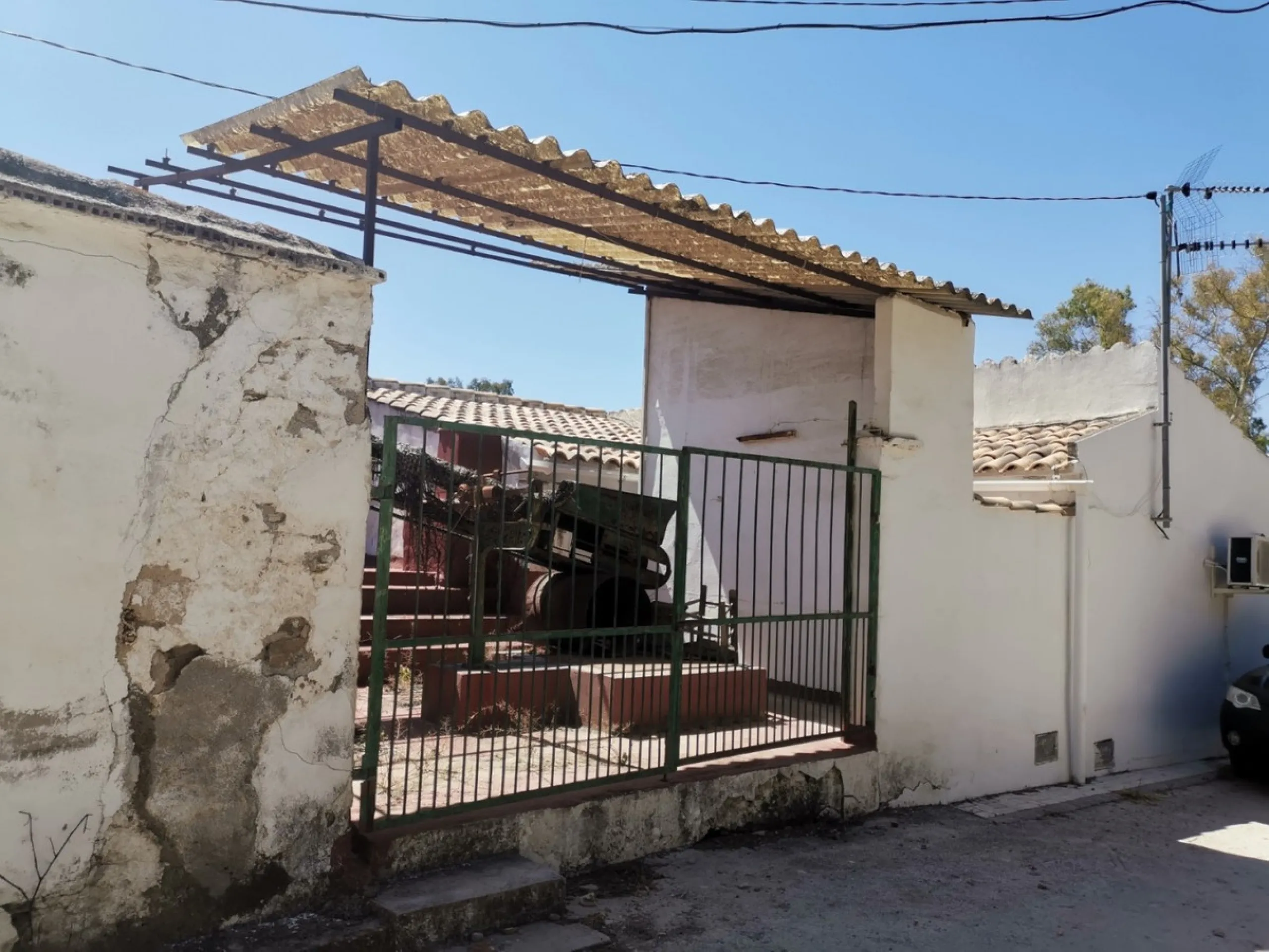 Before the professional cultivation of avocado and mango came to Axarquía not so many years ago, it was mainly almond and olive trees that shaped the landscape on the Costa del Sol. Even today, particularly in the interior of the Axarquía, there are impre