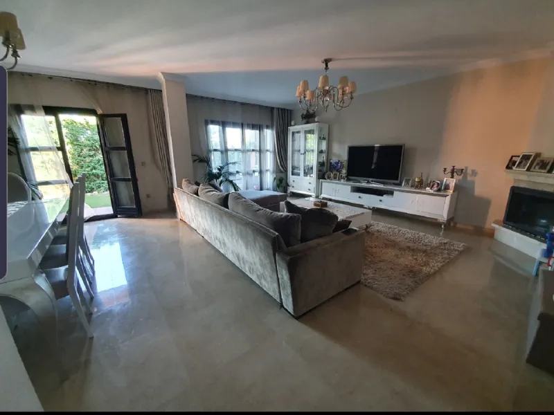 Bright and spacious corner townhouse with a large garden of 250m.