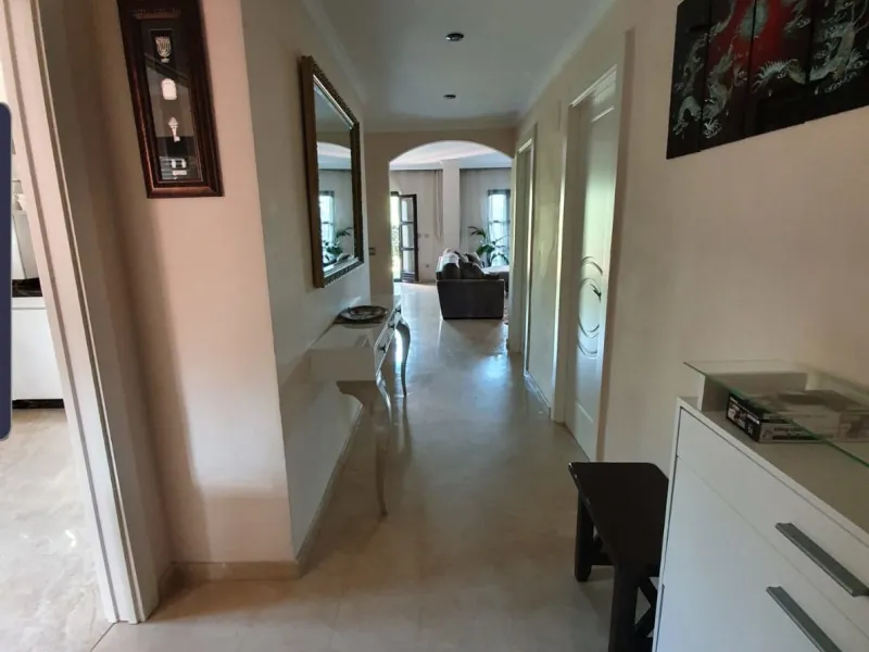 Bright and spacious corner townhouse with a large garden of 250m.