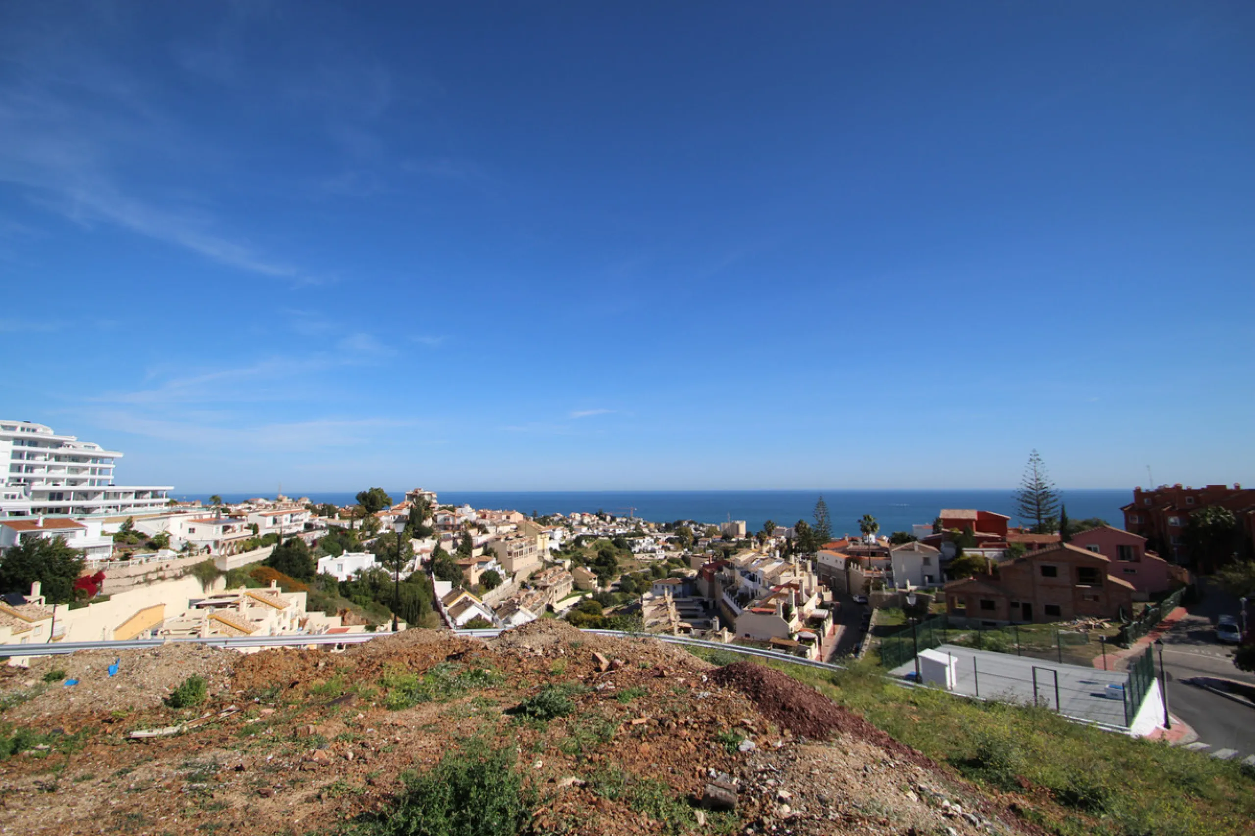 Plot - Residential Plot в продаже в Fuengirola, Málaga. Площадь дома 5980 м². Площадь участка 35000 м²