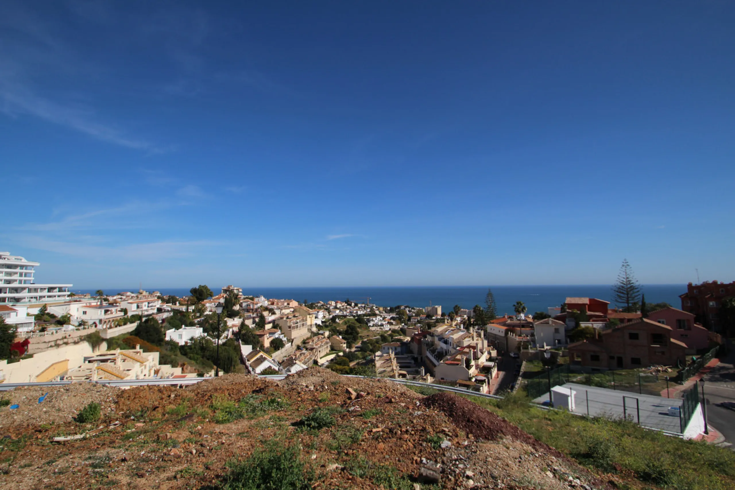 Plot - Residential Plot в продаже в Fuengirola, Málaga. Площадь дома 5980 м². Площадь участка 35000 м²