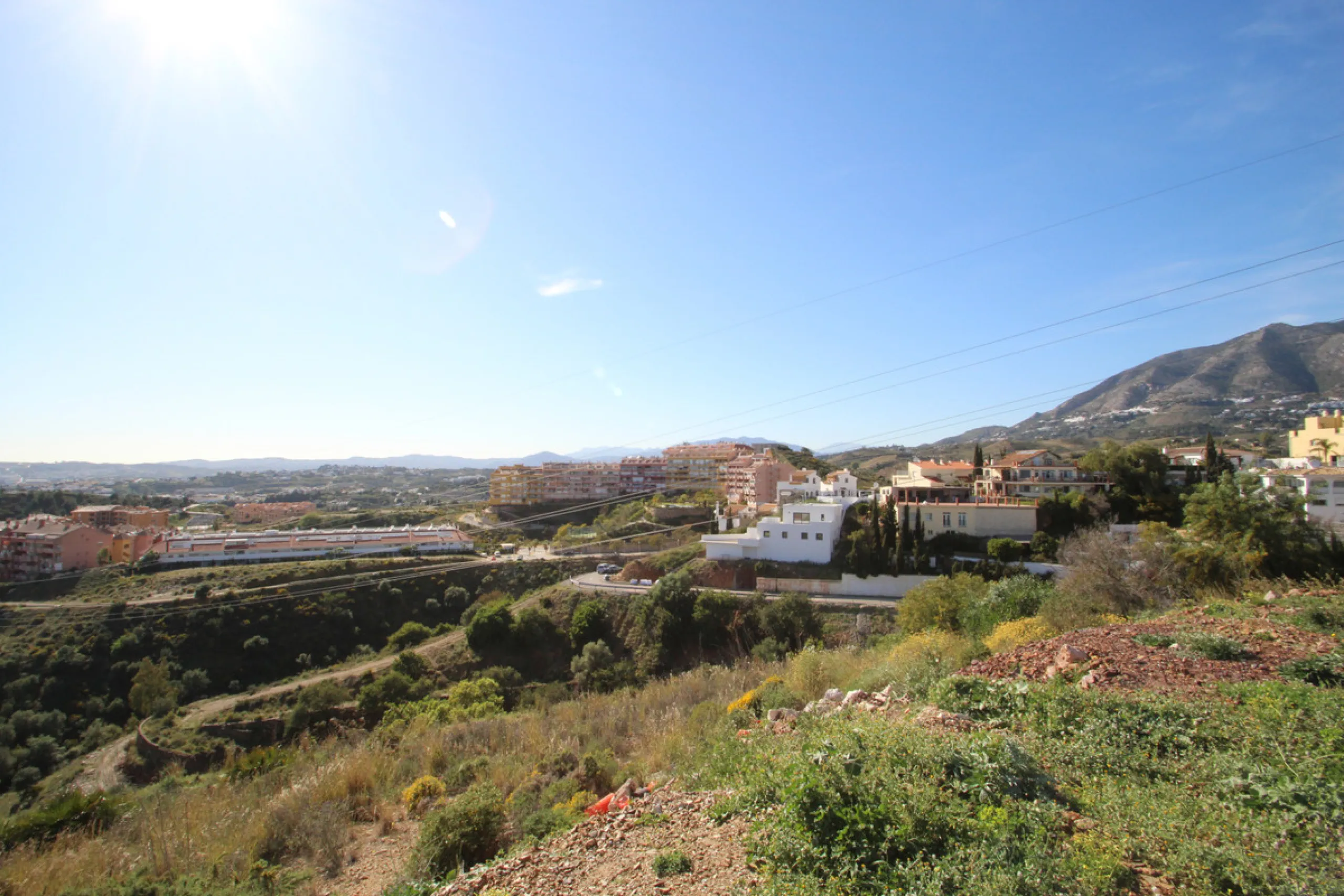 Plot - Residential Plot в продаже в Fuengirola, Málaga. Площадь дома 5980 м². Площадь участка 35000 м²