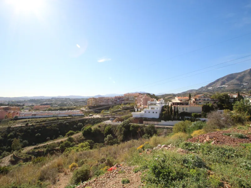 Plot - Residential Plot в продаже в Fuengirola, Málaga. Площадь дома 5980 м². Площадь участка 35000 м²