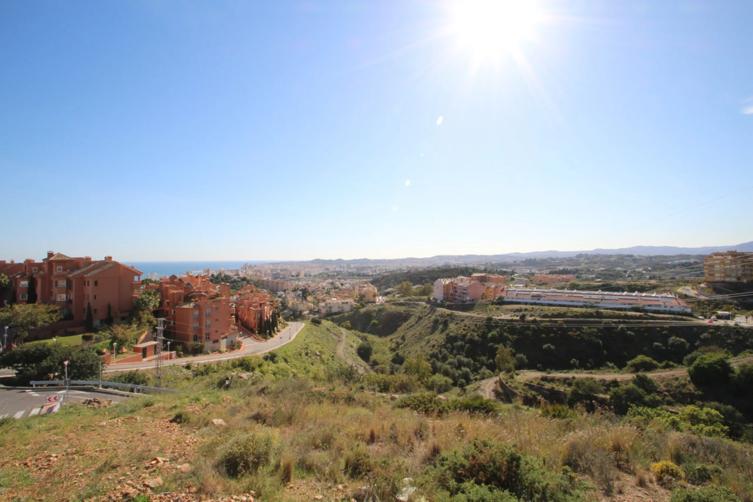 Plot - Residential Plot в продаже в Fuengirola, Málaga. Площадь дома 5980 м². Площадь участка 35000 м²