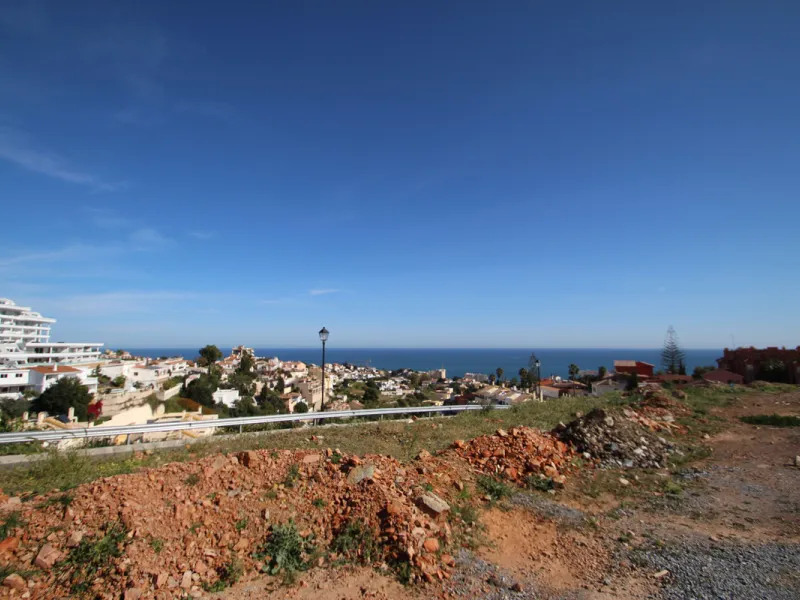 Plot - Residential Plot в продаже в Fuengirola, Málaga. Площадь дома 5980 м². Площадь участка 35000 м²