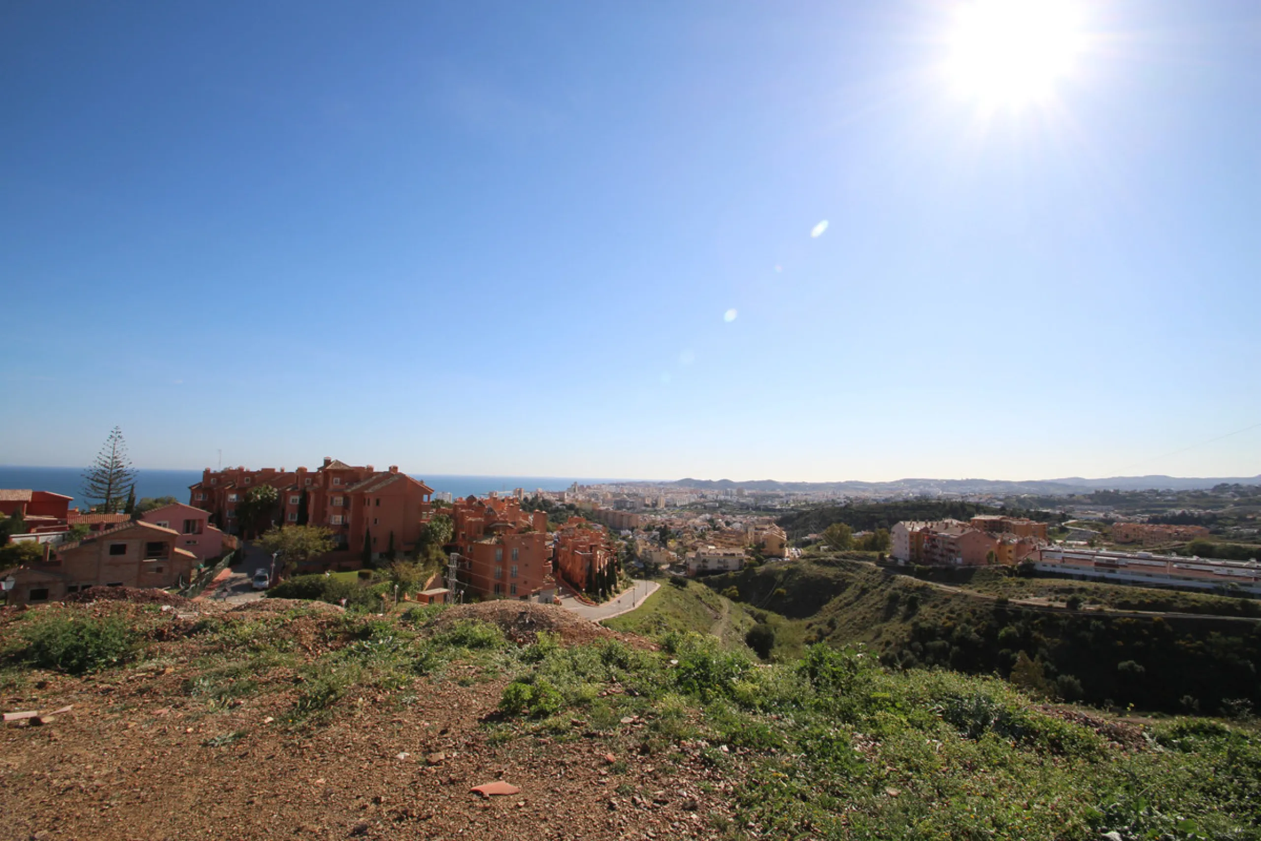 Plot - Residential Plot в продаже в Fuengirola, Málaga. Площадь дома 5980 м². Площадь участка 35000 м²
