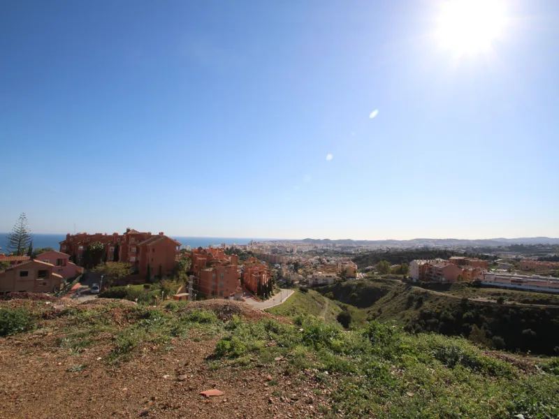 Plot - Residential Plot в продаже в Fuengirola, Málaga. Площадь дома 5980 м². Площадь участка 35000 м²