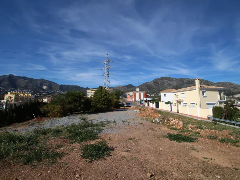 Plot - Residential Plot в продаже в Fuengirola, Málaga. Площадь дома 5980 м². Площадь участка 35000 м²
