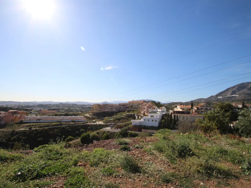 Plot - Residential Plot в продаже в Fuengirola, Málaga. Площадь дома 5980 м². Площадь участка 35000 м²