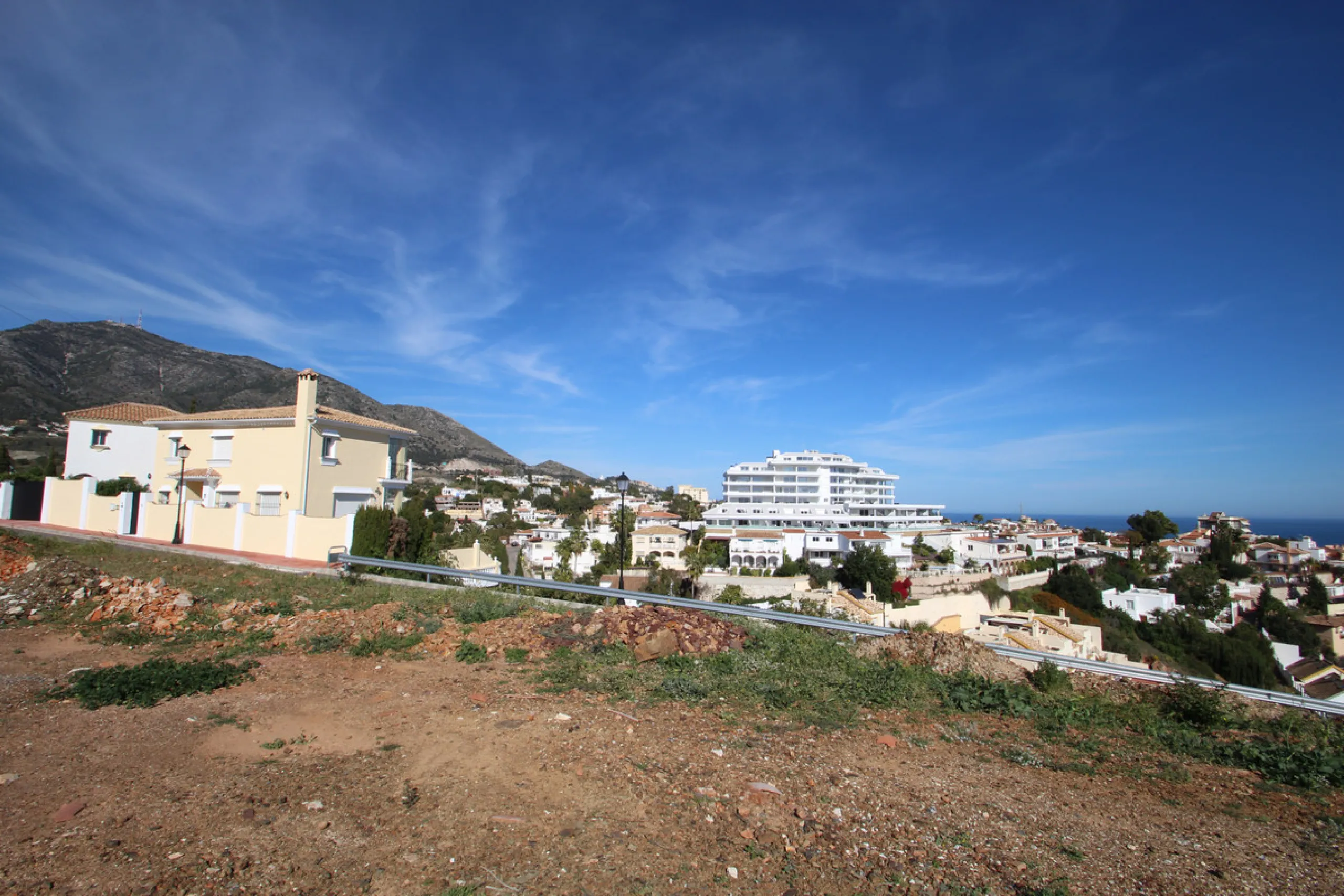 Plot - Residential Plot в продаже в Fuengirola, Málaga. Площадь дома 5980 м². Площадь участка 35000 м²