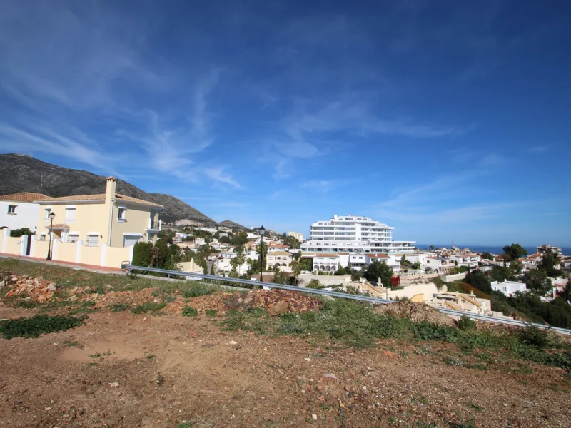 Plot - Residential Plot в продаже в Fuengirola, Málaga. Площадь дома 5980 м². Площадь участка 35000 м²
