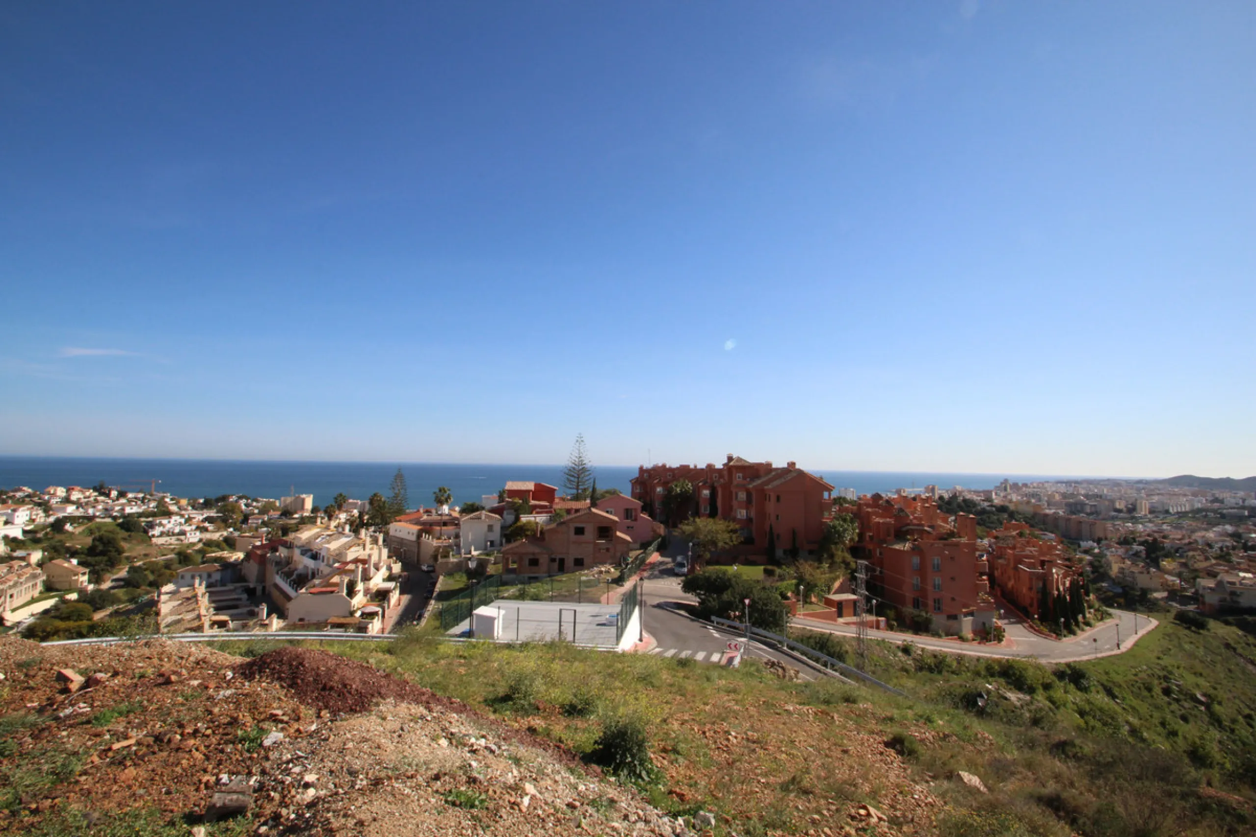 Plot - Residential Plot в продаже в Fuengirola, Málaga. Площадь дома 5980 м². Площадь участка 35000 м²