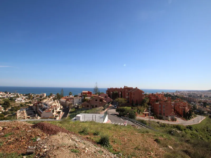 Plot - Residential Plot в продаже в Fuengirola, Málaga. Площадь дома 5980 м². Площадь участка 35000 м²
