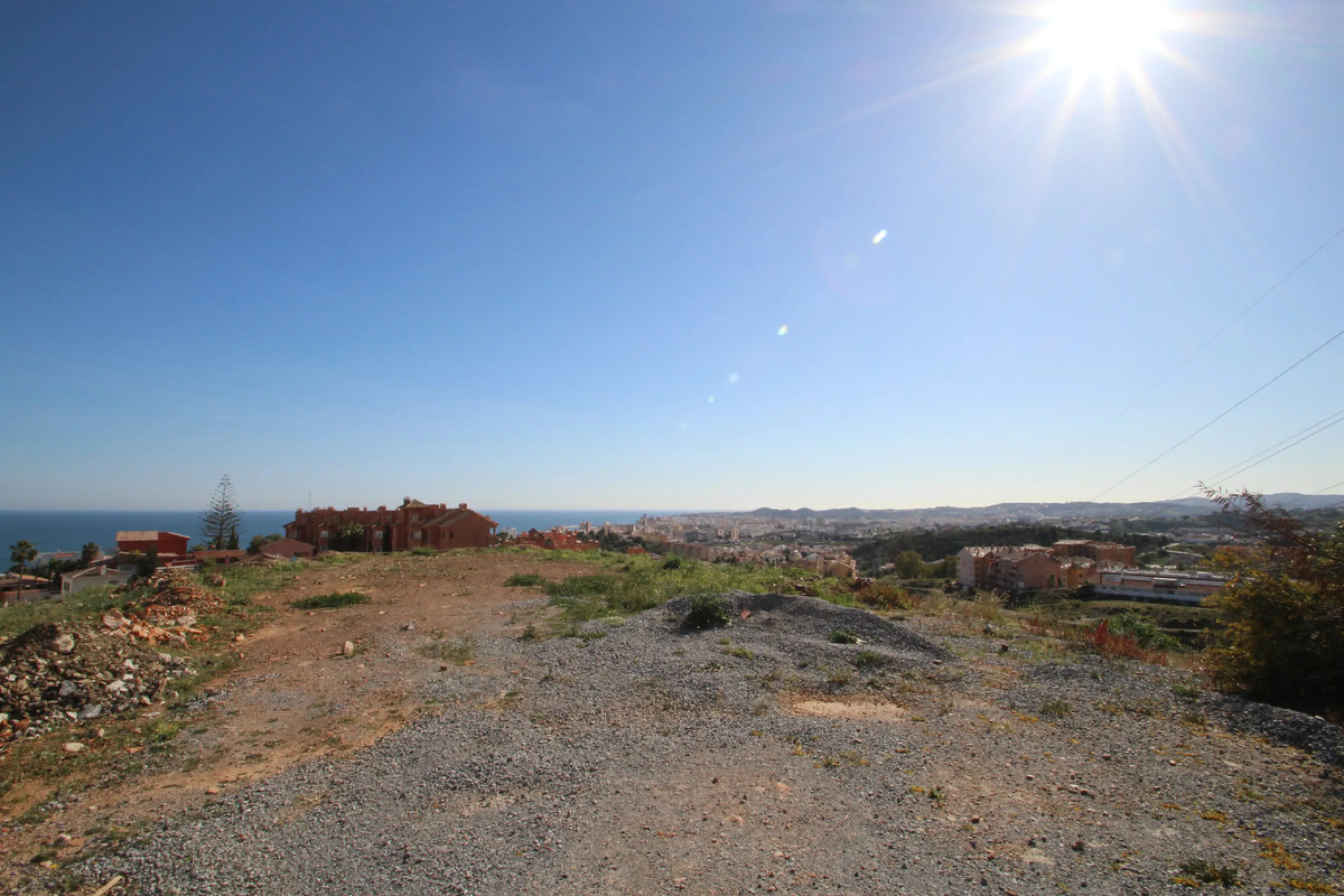 Plot - Residential Plot в продаже в Fuengirola, Málaga. Площадь дома 5980 м². Площадь участка 35000 м²