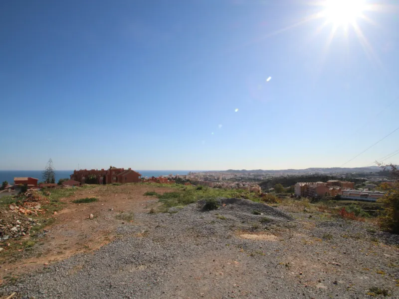 Plot - Residential Plot в продаже в Fuengirola, Málaga. Площадь дома 5980 м². Площадь участка 35000 м²