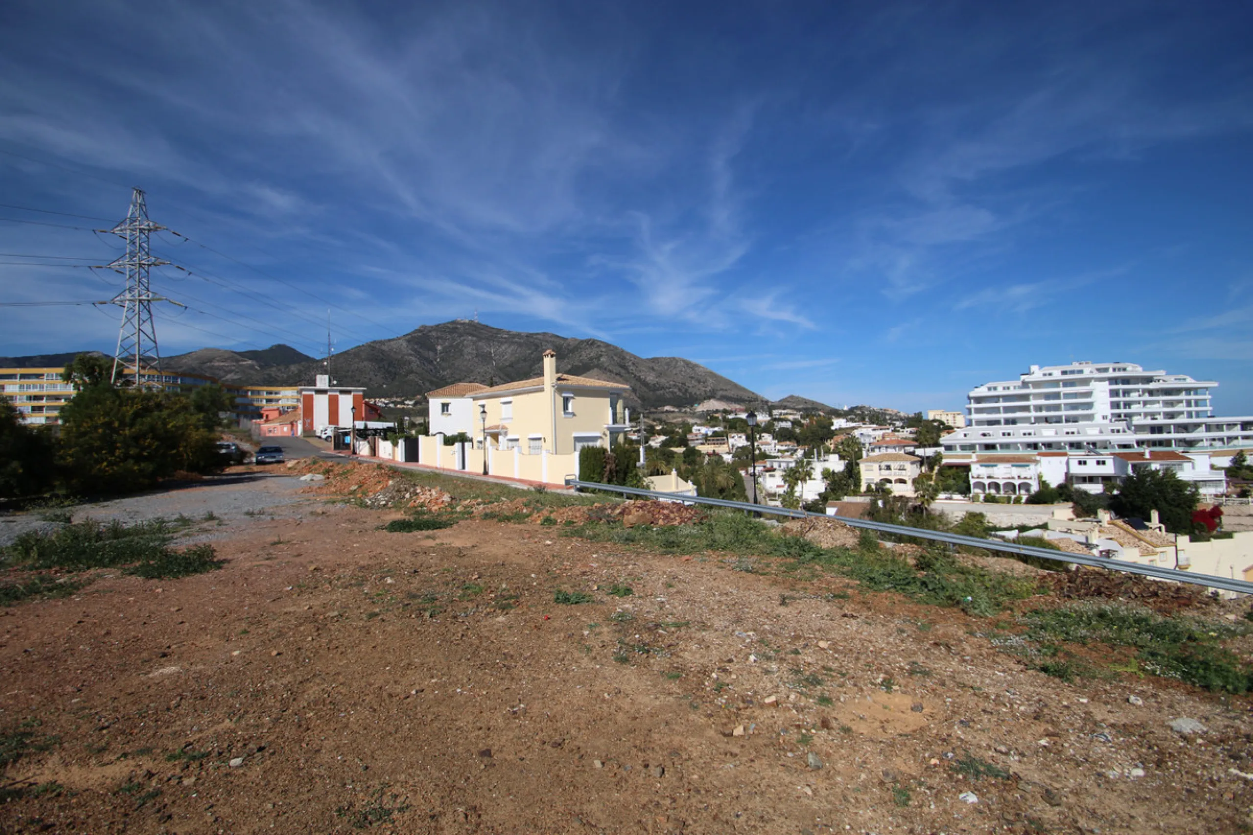 Plot - Residential Plot в продаже в Fuengirola, Málaga. Площадь дома 5980 м². Площадь участка 35000 м²