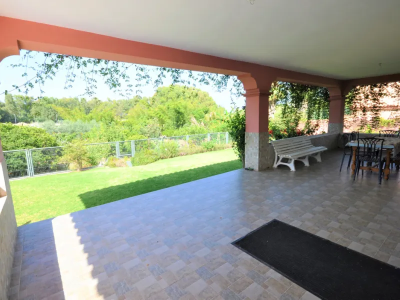 House - Detached Villa в продаже в Casares, Málaga. В доме 4 спален и 3 ванных комнат. Площадь дома 310 м². Площадь участка 2200 м²