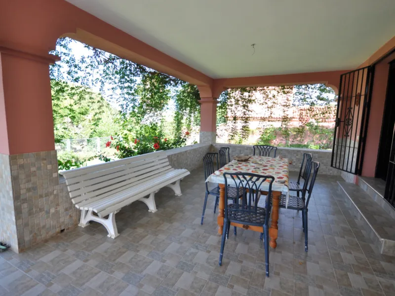 House - Detached Villa в продаже в Casares, Málaga. В доме 4 спален и 3 ванных комнат. Площадь дома 310 м². Площадь участка 2200 м²