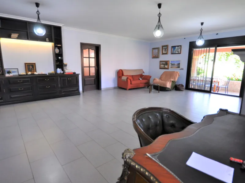 House - Detached Villa в продаже в Casares, Málaga. В доме 4 спален и 3 ванных комнат. Площадь дома 310 м². Площадь участка 2200 м²