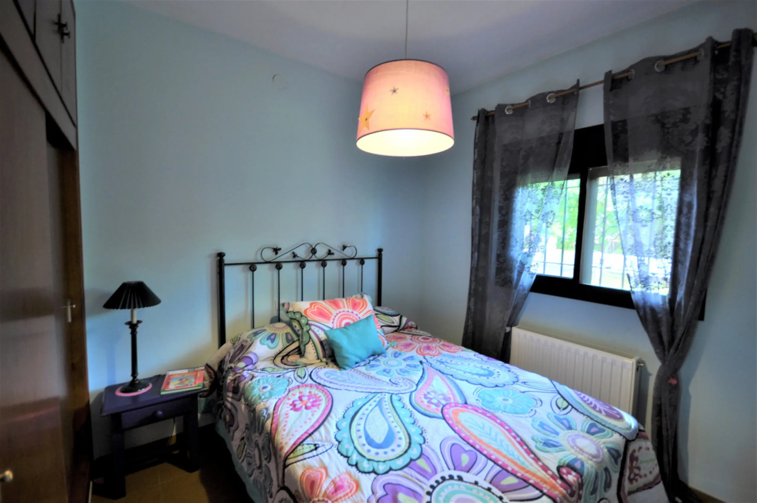 House - Detached Villa в продаже в Casares, Málaga. В доме 4 спален и 3 ванных комнат. Площадь дома 310 м². Площадь участка 2200 м²