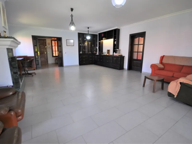 House - Detached Villa в продаже в Casares, Málaga. В доме 4 спален и 3 ванных комнат. Площадь дома 310 м². Площадь участка 2200 м²