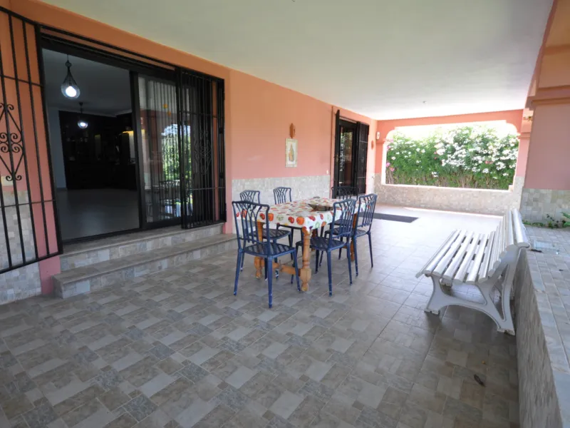 House - Detached Villa в продаже в Casares, Málaga. В доме 4 спален и 3 ванных комнат. Площадь дома 310 м². Площадь участка 2200 м²