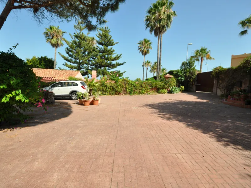 House - Detached Villa в продаже в Casares, Málaga. В доме 4 спален и 3 ванных комнат. Площадь дома 310 м². Площадь участка 2200 м²