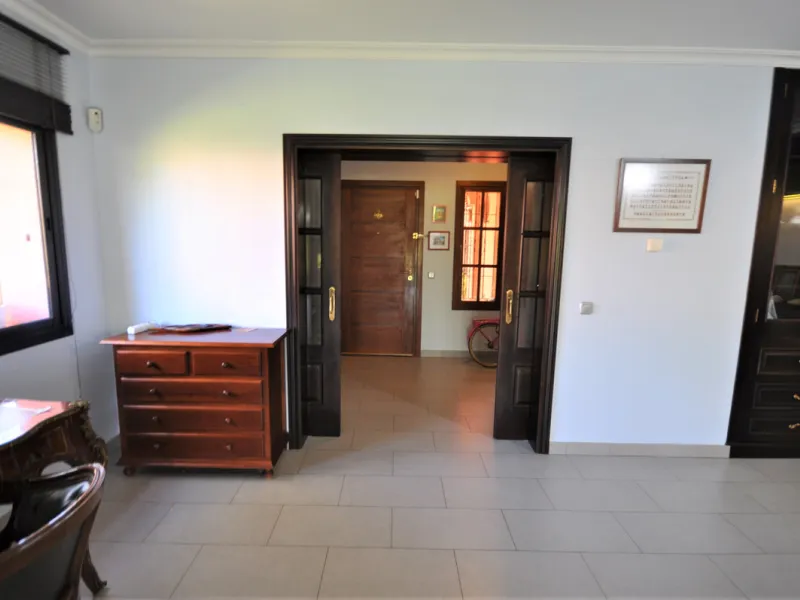 House - Detached Villa в продаже в Casares, Málaga. В доме 4 спален и 3 ванных комнат. Площадь дома 310 м². Площадь участка 2200 м²