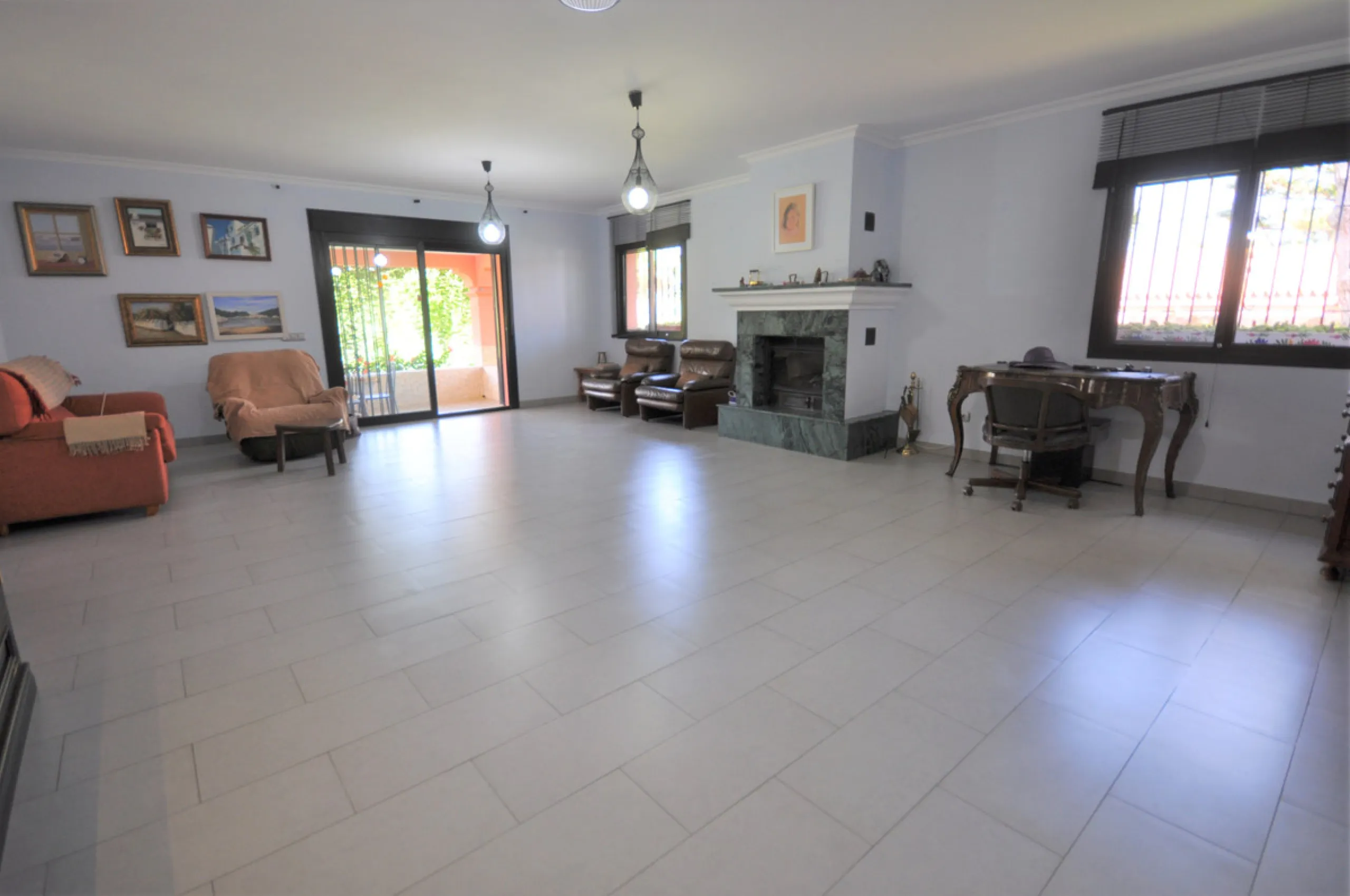 House - Detached Villa в продаже в Casares, Málaga. В доме 4 спален и 3 ванных комнат. Площадь дома 310 м². Площадь участка 2200 м²