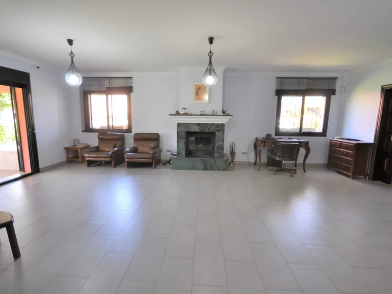 House - Detached Villa в продаже в Casares, Málaga. В доме 4 спален и 3 ванных комнат. Площадь дома 310 м². Площадь участка 2200 м²