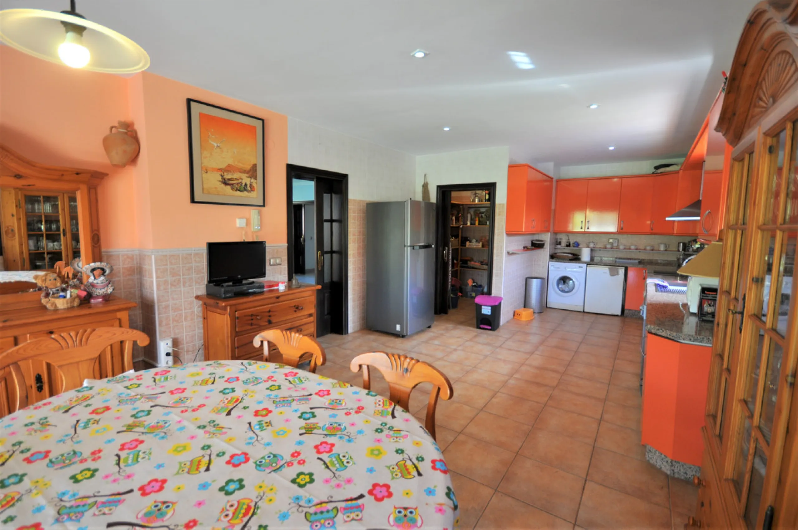 House - Detached Villa в продаже в Casares, Málaga. В доме 4 спален и 3 ванных комнат. Площадь дома 310 м². Площадь участка 2200 м²