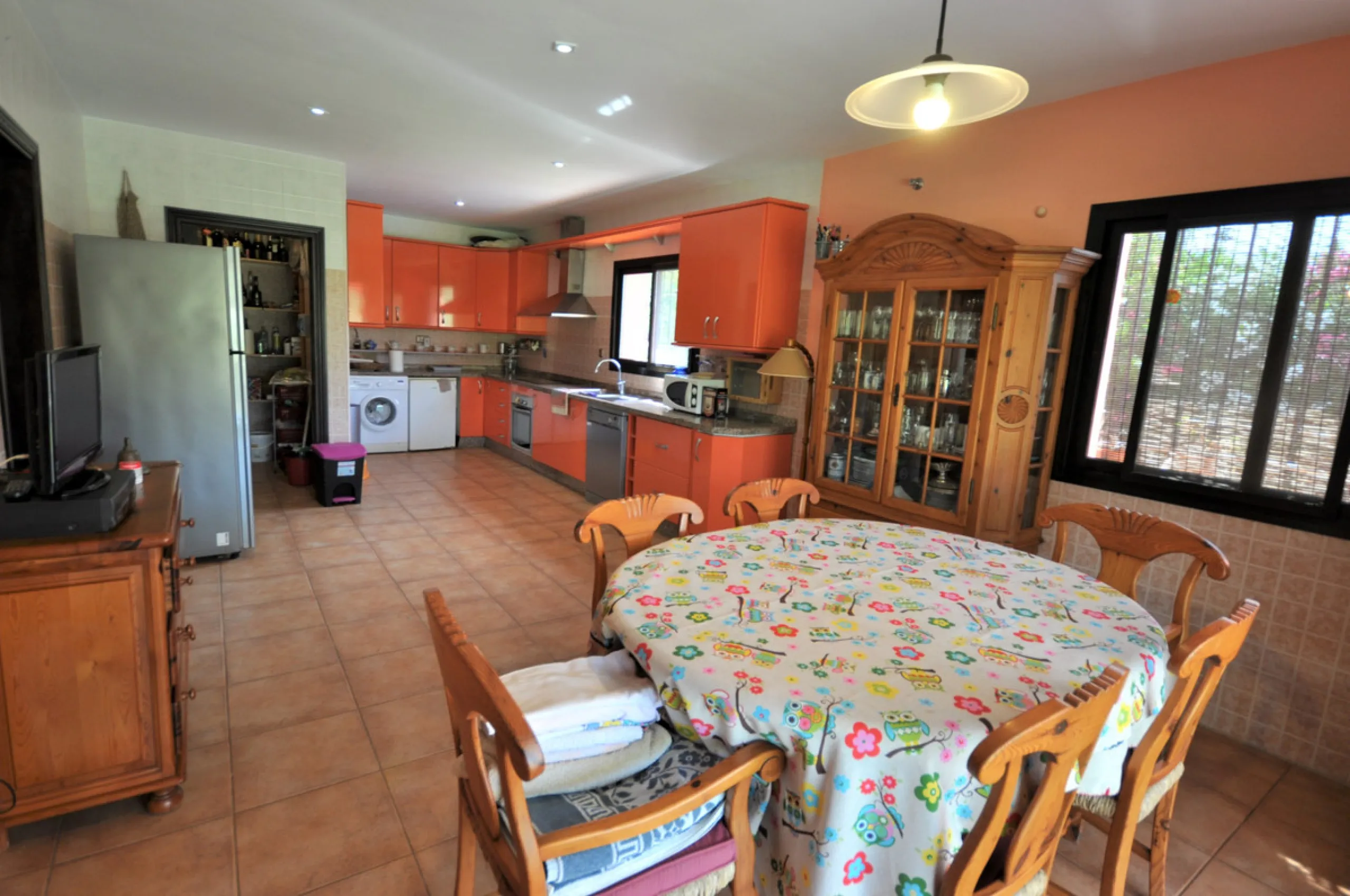 House - Detached Villa в продаже в Casares, Málaga. В доме 4 спален и 3 ванных комнат. Площадь дома 310 м². Площадь участка 2200 м²