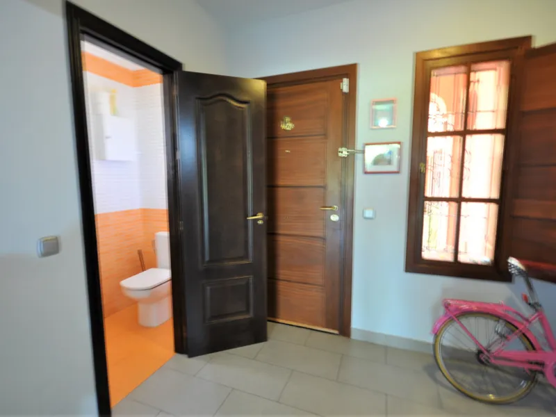 House - Detached Villa в продаже в Casares, Málaga. В доме 4 спален и 3 ванных комнат. Площадь дома 310 м². Площадь участка 2200 м²