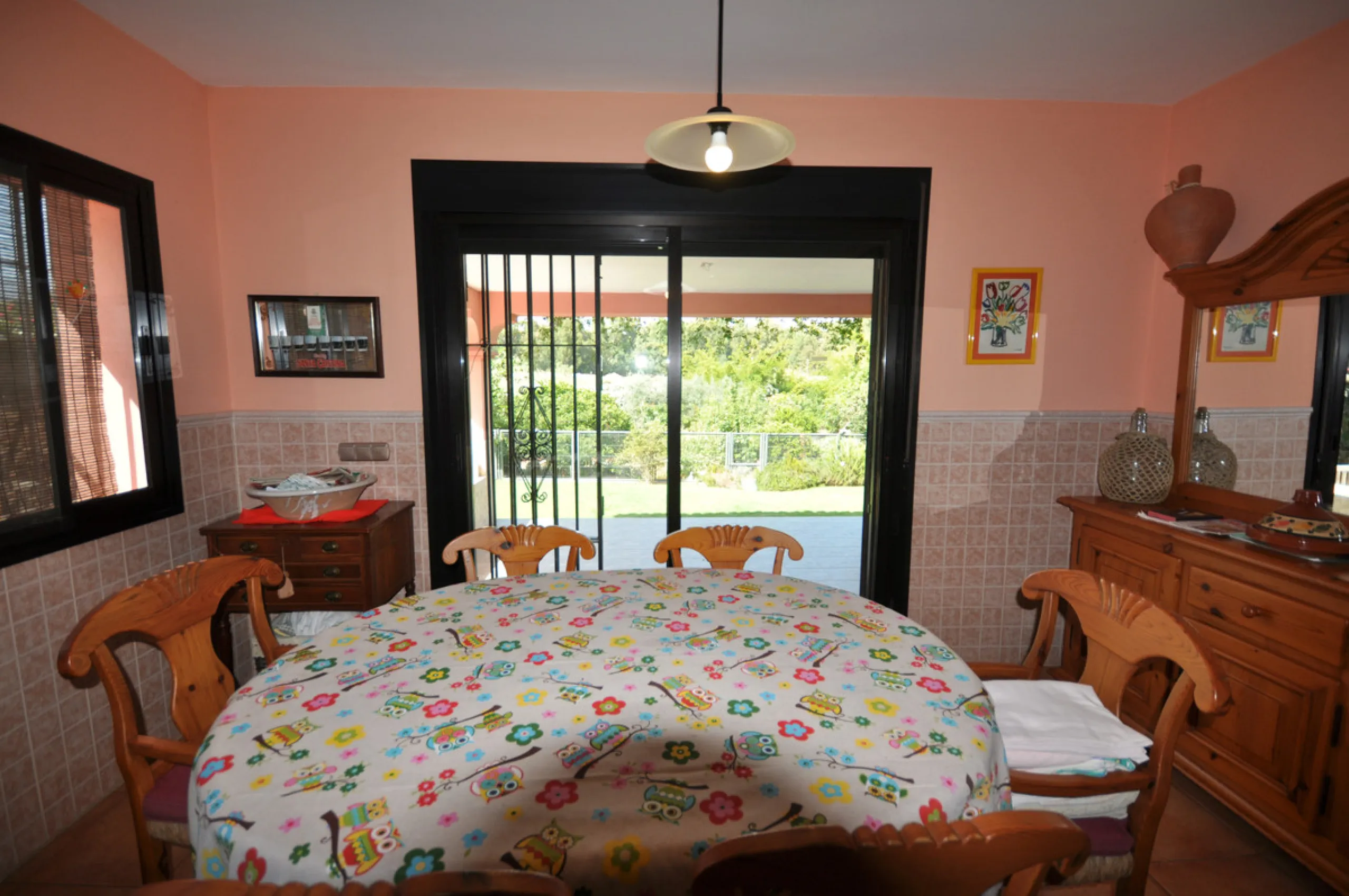 House - Detached Villa в продаже в Casares, Málaga. В доме 4 спален и 3 ванных комнат. Площадь дома 310 м². Площадь участка 2200 м²