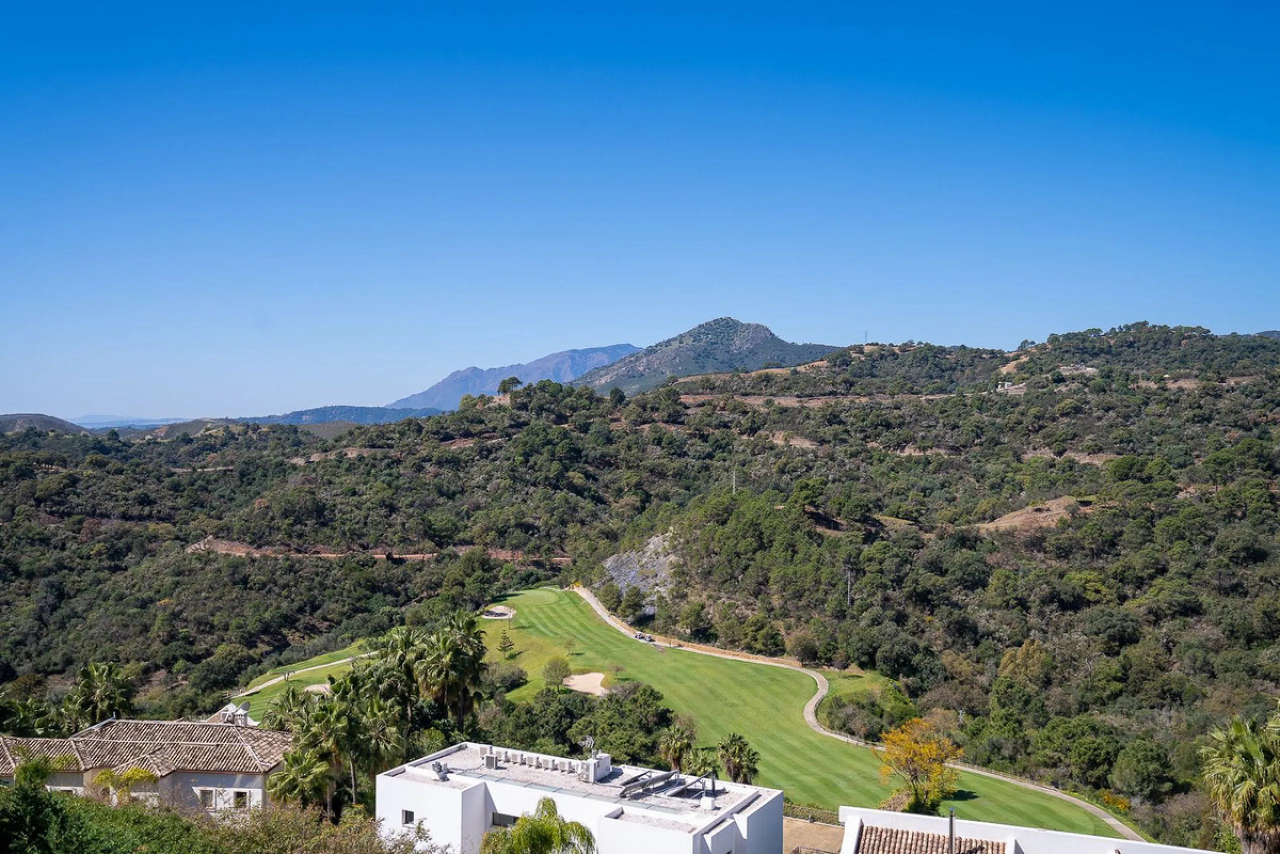 Newly built contemporary villa, finished on two floors plus basement, plus roof top, accessible by stairs and elevator. It is located in a natural environment, surrounded by golf and mountain, providing nice open views to those, panoramic sea view from th