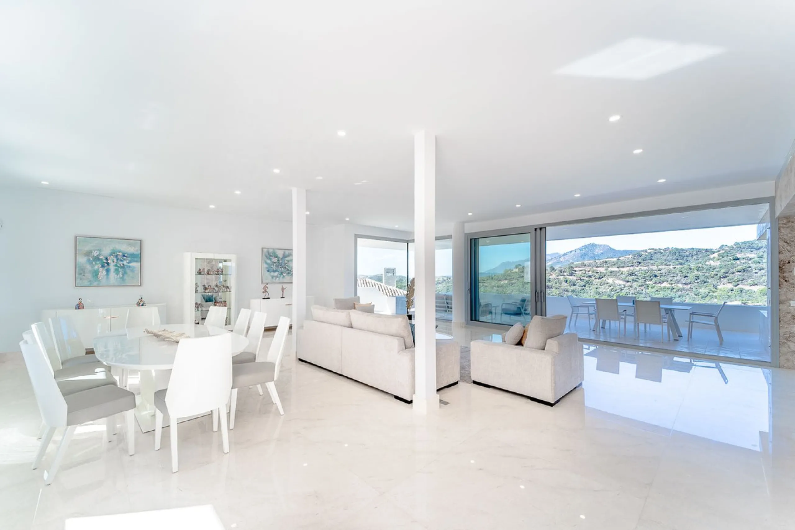 Newly built contemporary villa, finished on two floors plus basement, plus roof top, accessible by stairs and elevator. It is located in a natural environment, surrounded by golf and mountain, providing nice open views to those, panoramic sea view from th