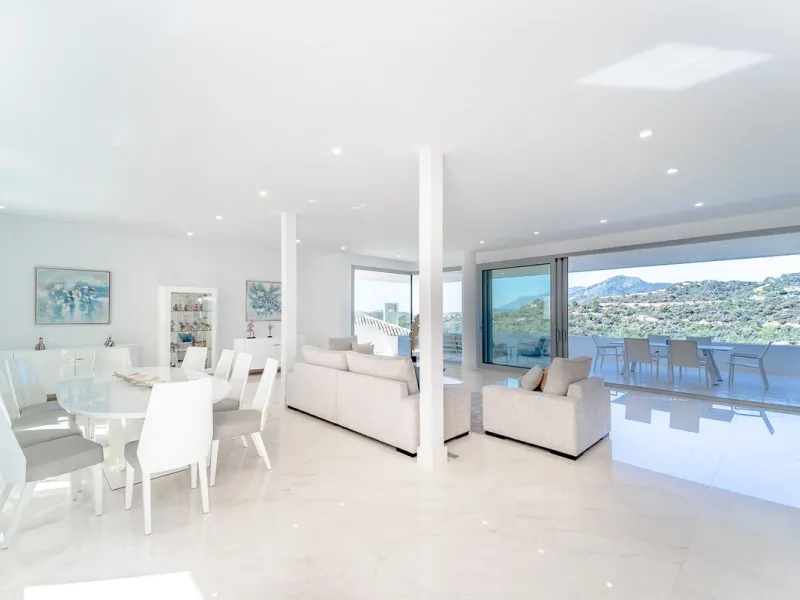 Newly built contemporary villa, finished on two floors plus basement, plus roof top, accessible by stairs and elevator. It is located in a natural environment, surrounded by golf and mountain, providing nice open views to those, panoramic sea view from th