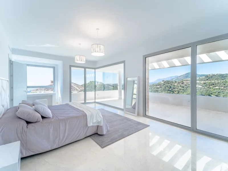 Newly built contemporary villa, finished on two floors plus basement, plus roof top, accessible by stairs and elevator. It is located in a natural environment, surrounded by golf and mountain, providing nice open views to those, panoramic sea view from th
