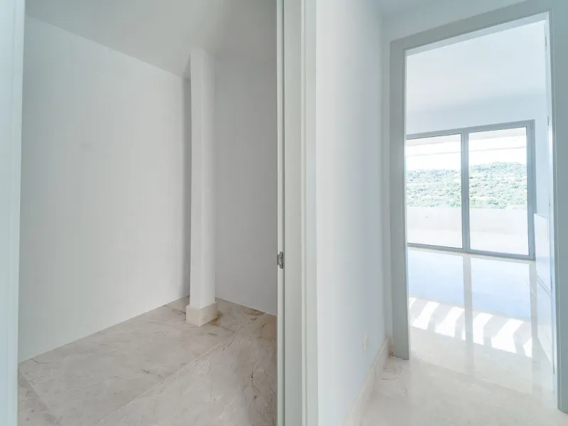 Newly built contemporary villa, finished on two floors plus basement, plus roof top, accessible by stairs and elevator. It is located in a natural environment, surrounded by golf and mountain, providing nice open views to those, panoramic sea view from th