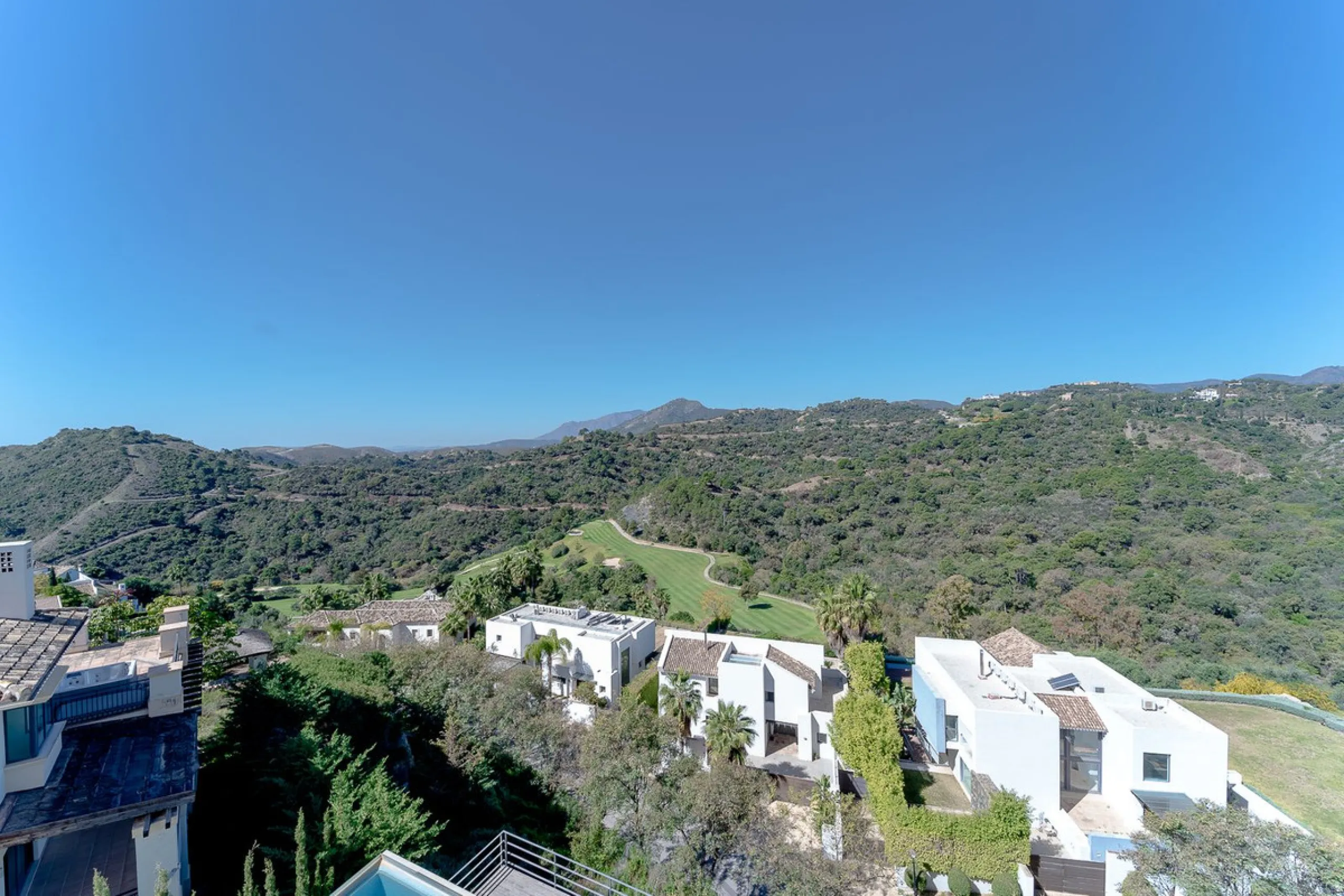 Newly built contemporary villa, finished on two floors plus basement, plus roof top, accessible by stairs and elevator. It is located in a natural environment, surrounded by golf and mountain, providing nice open views to those, panoramic sea view from th