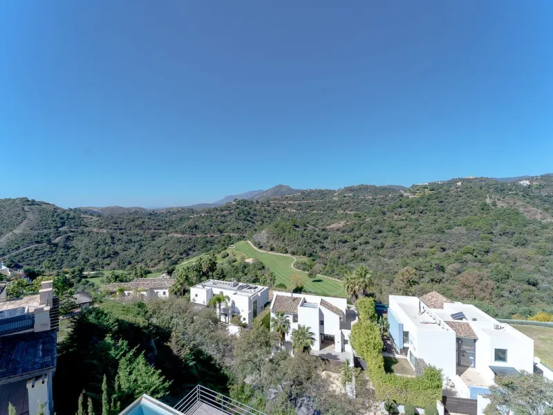 Newly built contemporary villa, finished on two floors plus basement, plus roof top, accessible by stairs and elevator. It is located in a natural environment, surrounded by golf and mountain, providing nice open views to those, panoramic sea view from th